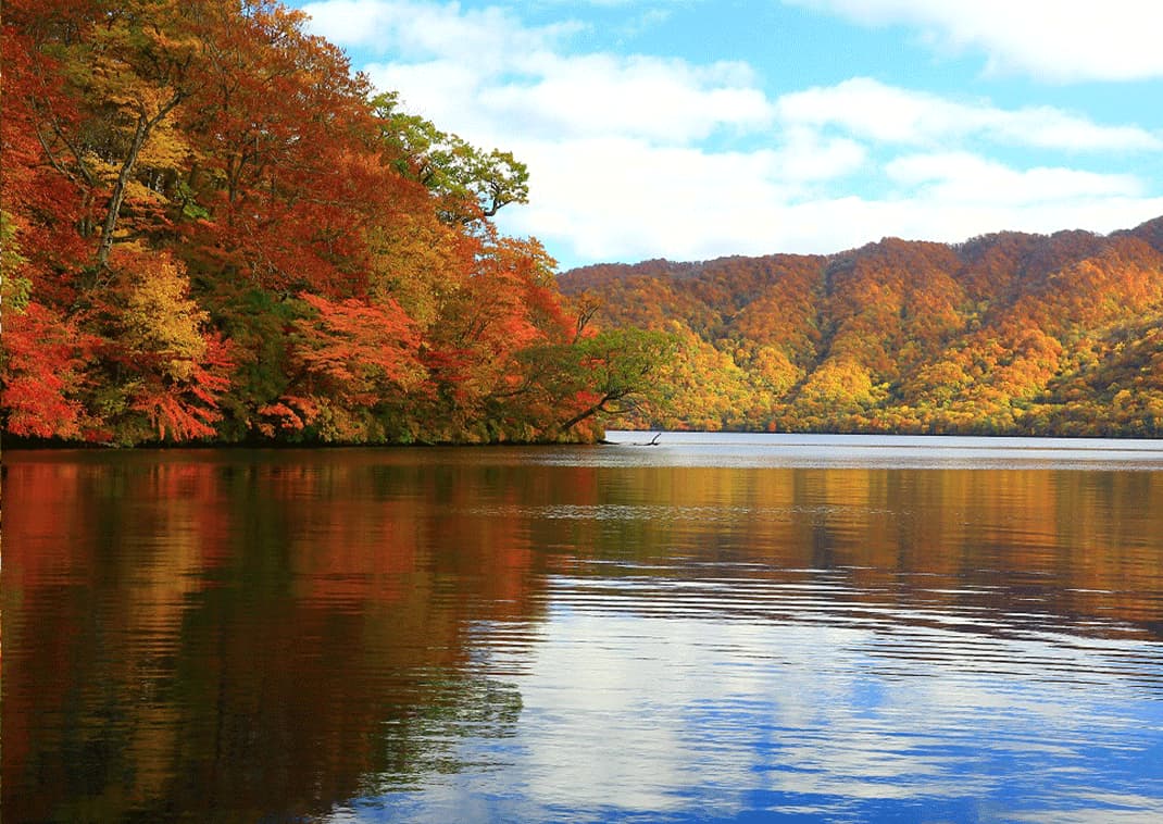 Towada lake in autumn 