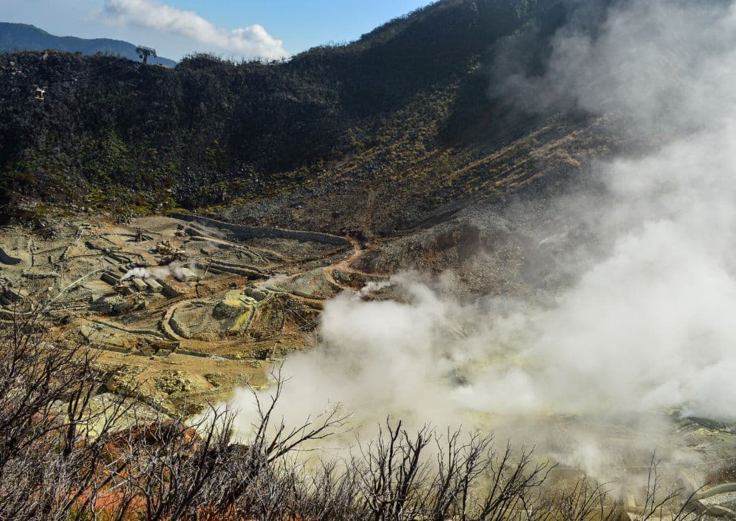 Owakudani sulphur hot spring near Lake Ashi in Hakone, Kanagawa , Japan