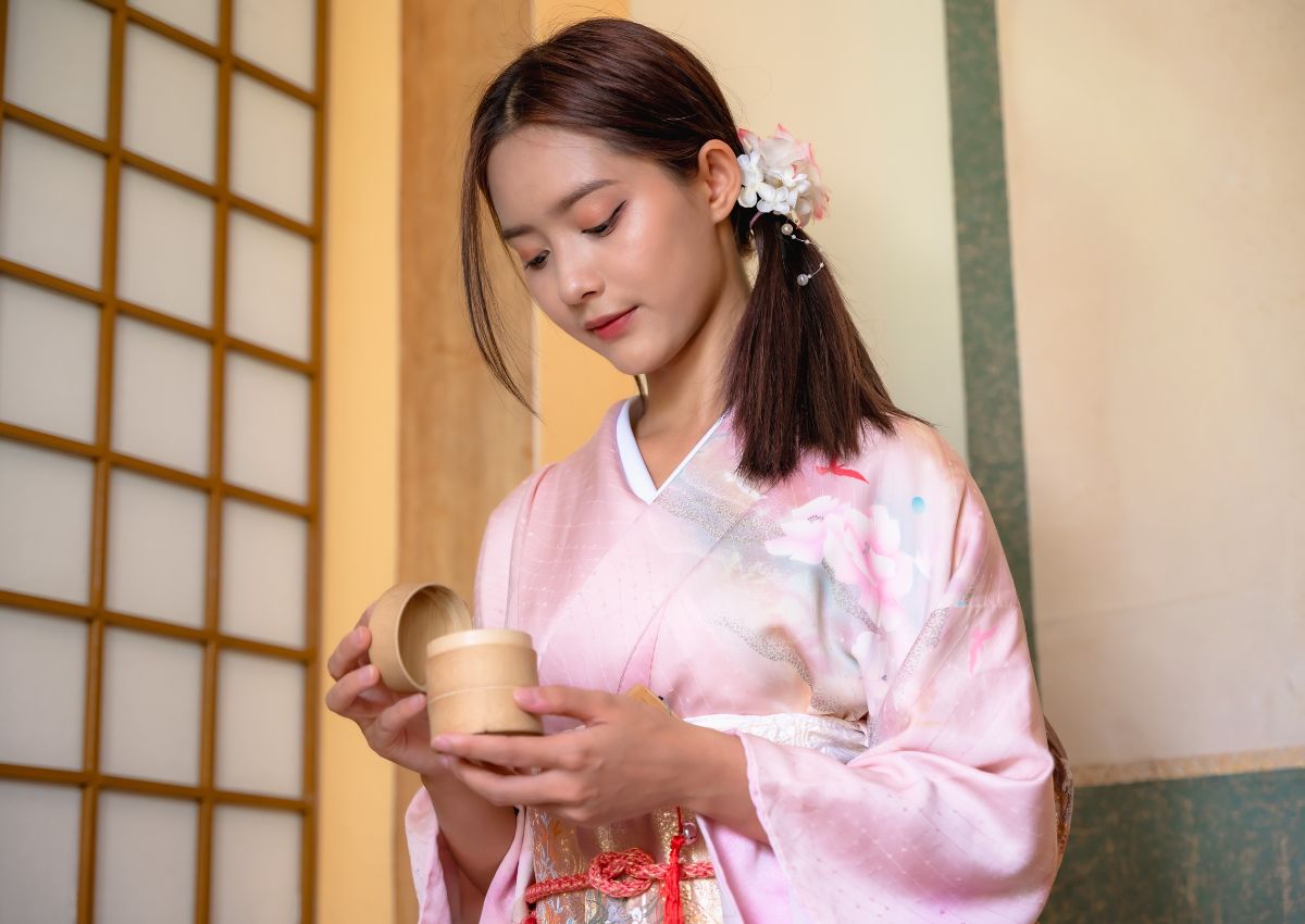 Woman in kimono at Japanese tea ceremony