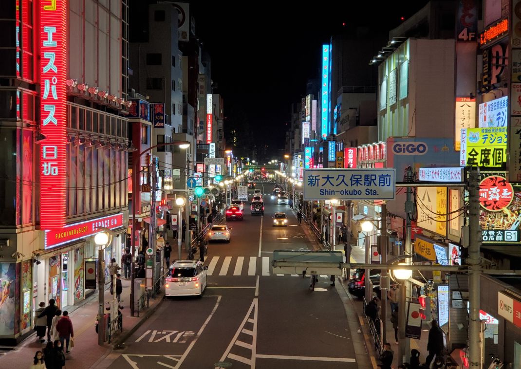 The view from the Shin-Okubo platform