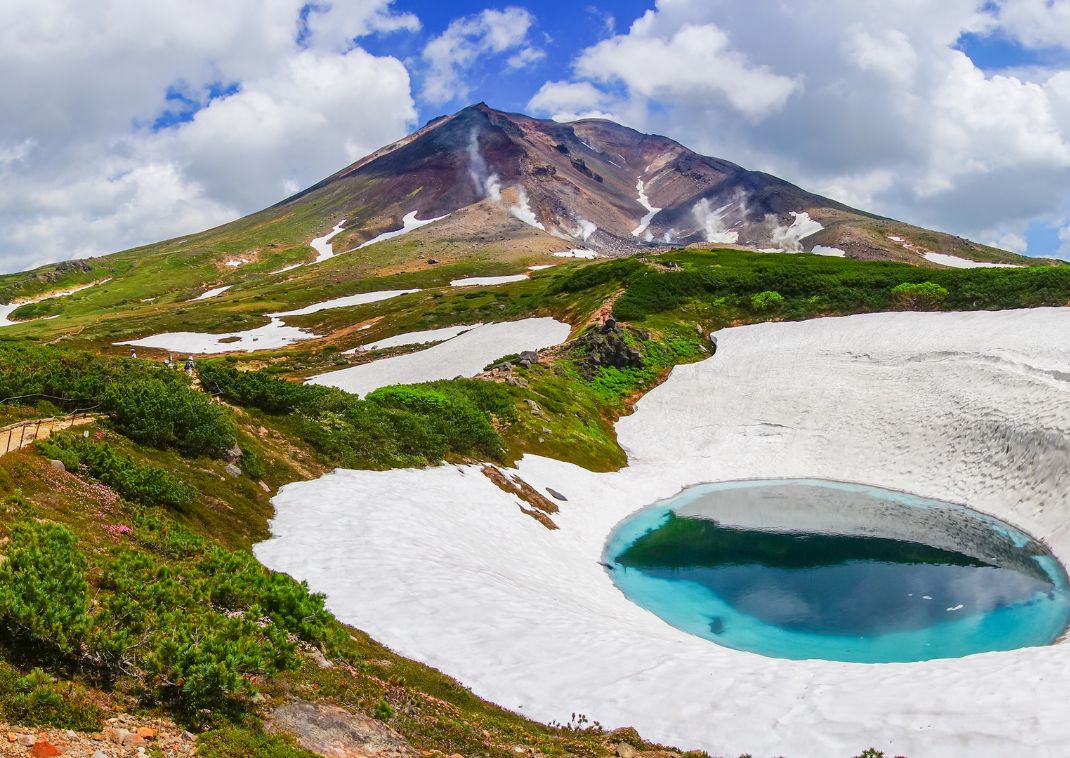 Blue Pond in Daisetsuzan’s Asahidake, Hokkaido, Japan