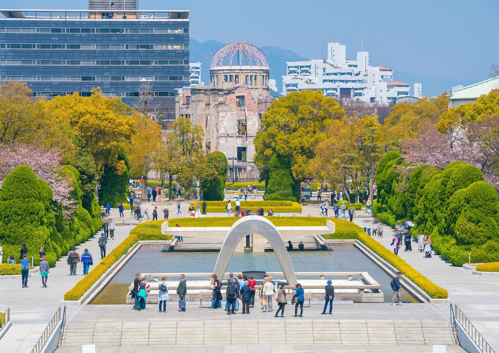  Hiroshima Peace Memorial Park and Atomic Bomb Dome in autumn at sunset