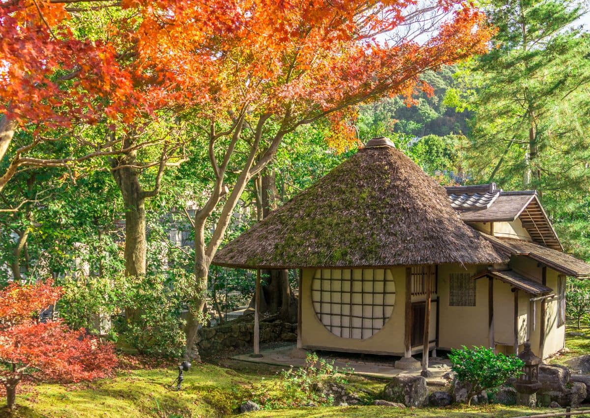 Humble Japanese wabi sabi tea hut