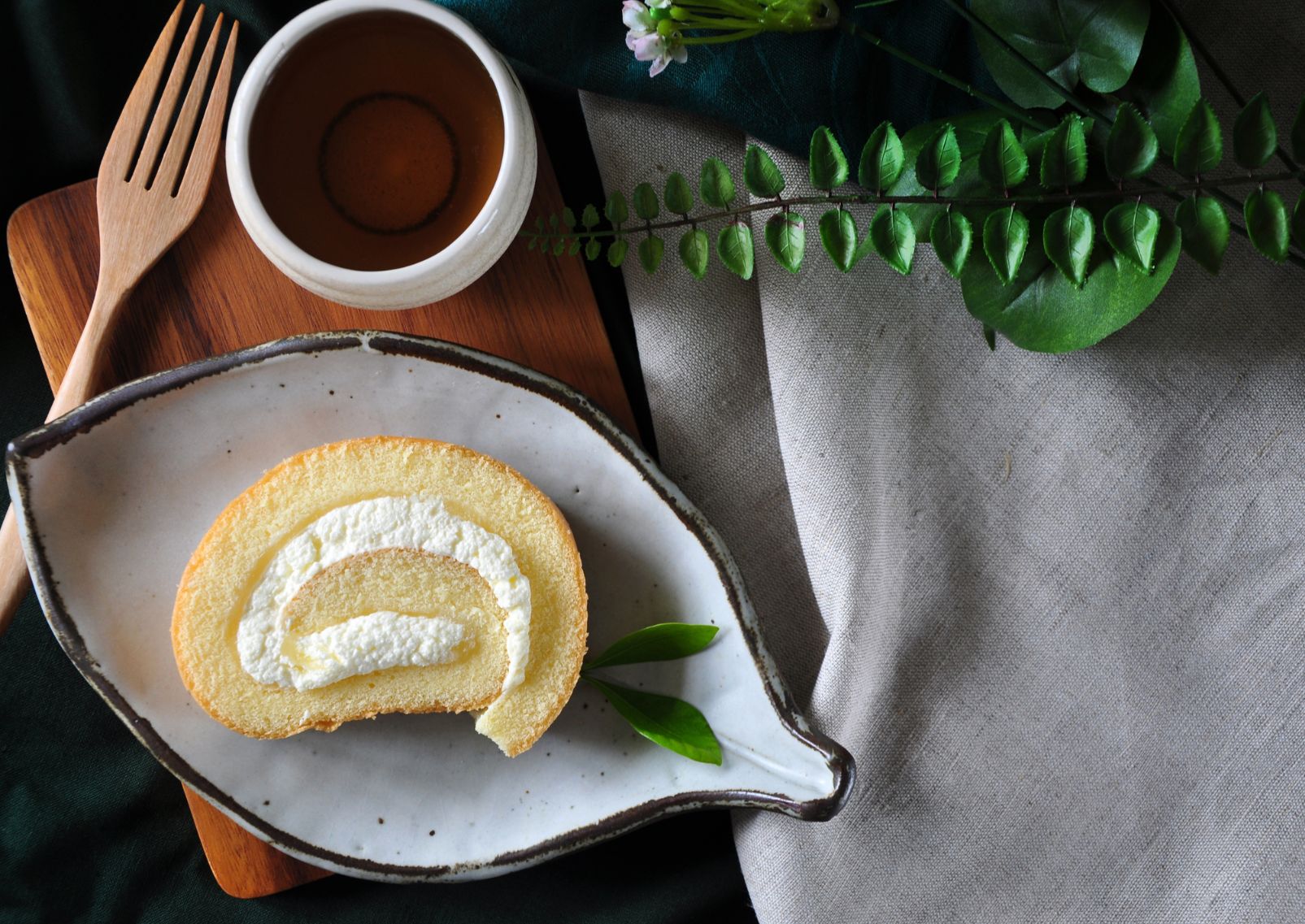 Vanilla roll cake with hot tea Japan