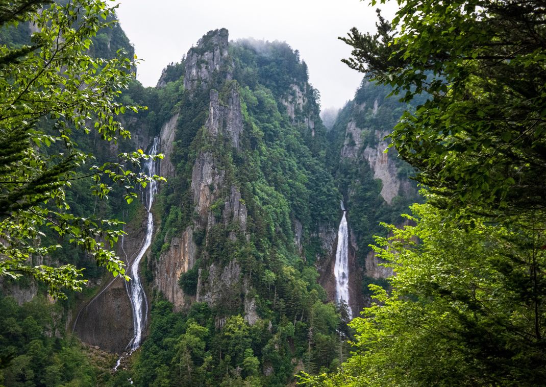Ryusei Waterfall (right) and Ginga no Taki (left)