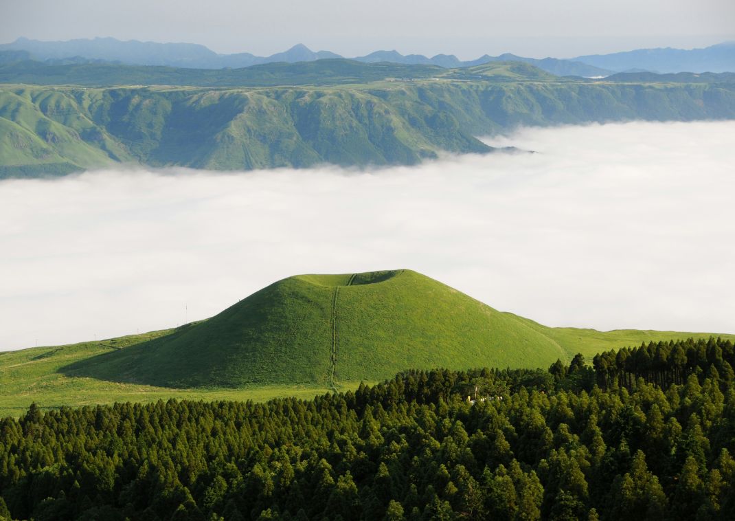 Komezuka, Mt Kishima, Mt Aso, Japan