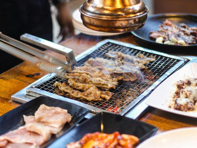 Galbi (grilled ribs)