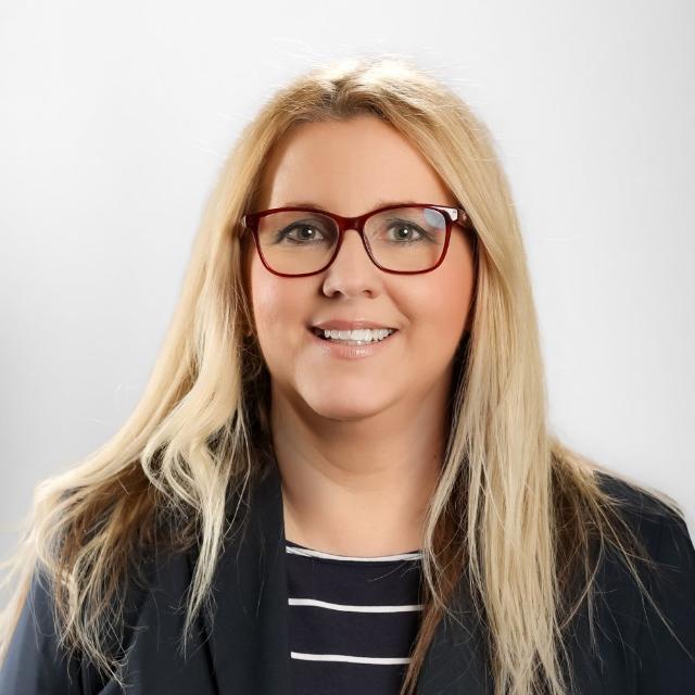 Zsuzsanna Klinszky - Travel Consultant