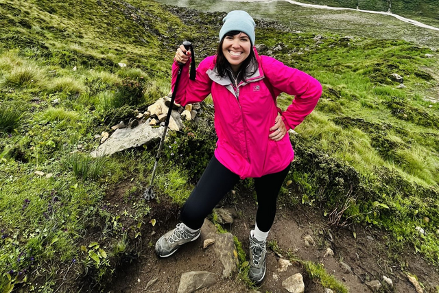 Hiking up to 4,360 meters in the Himalayas (Kyanjin Ri Lower Peak)