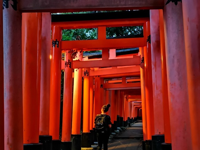 Walking through Fushimi Inari-Taisha