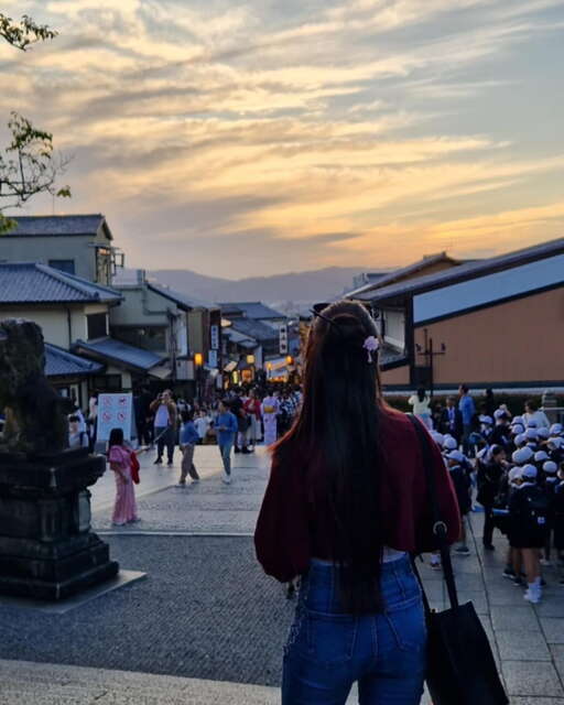 At Sannen-zaka, Kyoto 