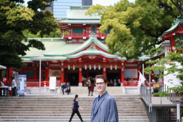 Walking through Tokyo in a rental kimono
