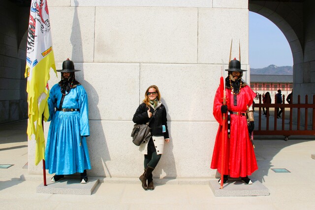 Standing with the guards at Seoul’s Gyeongbokgung Palace