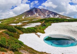 Mt. Asahidake with blue pond 