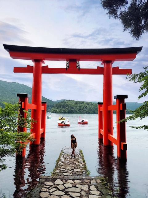 Hakone Shrine, Lake Ashi