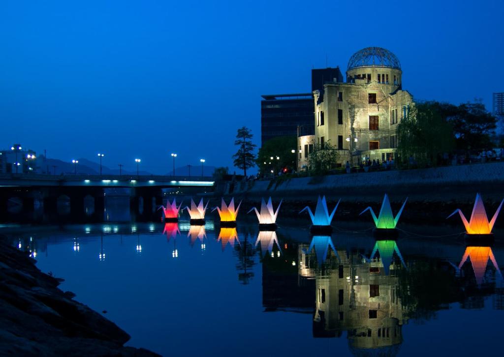 Toro Nagashi, Hiroshima’s Lantern floating ceremony