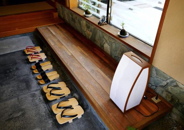 Geta (Japanese traditional shoes)