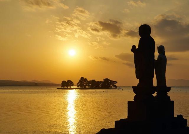 Sunset at Yomegahama island