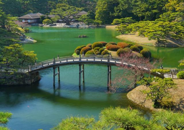 Engetsukyo Bridge, Ritsurin Garden, Takamatsu