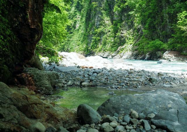Natural hot springs around Unazuki Onsen