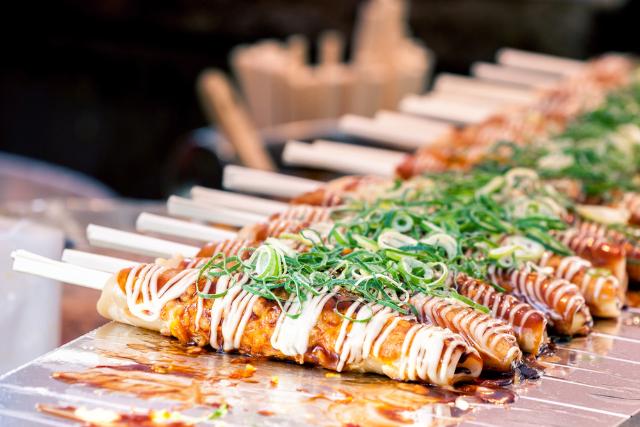 Try Japanese street food at the Nishiki market