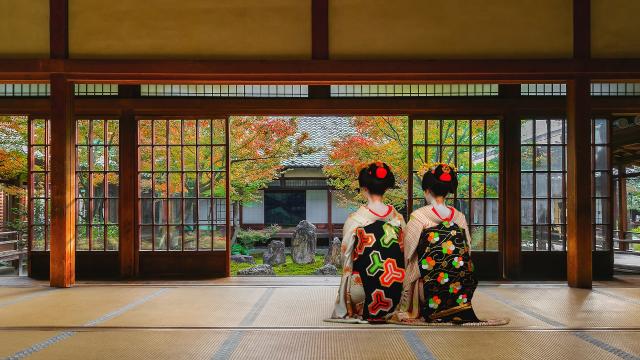 Meeting at the teahouse